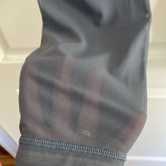 Lululemon leggings. - Picture 4 of 7